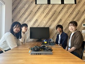 4人で